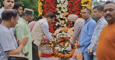 कारगिल विजय दिवस पर प्रदेश कांग्रेस ने स्मारक पहुंचकर शहीदों को अर्पित की पुष्पांजलि