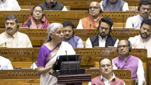 केंद्रीय बजट 2024- वित्त मंत्री निर्मला सीतारमण ने महिलाओं के हित में की बड़ी घोषणाएं, युवाओं को भी दी खास सौगात