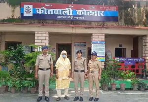 10 हजार की ईनामी गैंग लीडर को पुलिस ने धर दबोचा