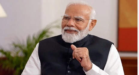 बेंगलुरु पहुंचे पीएम मोदी,  तीन वंदे भारत एक्सप्रेस ट्रेनों को मिलेगी हरी झंडी