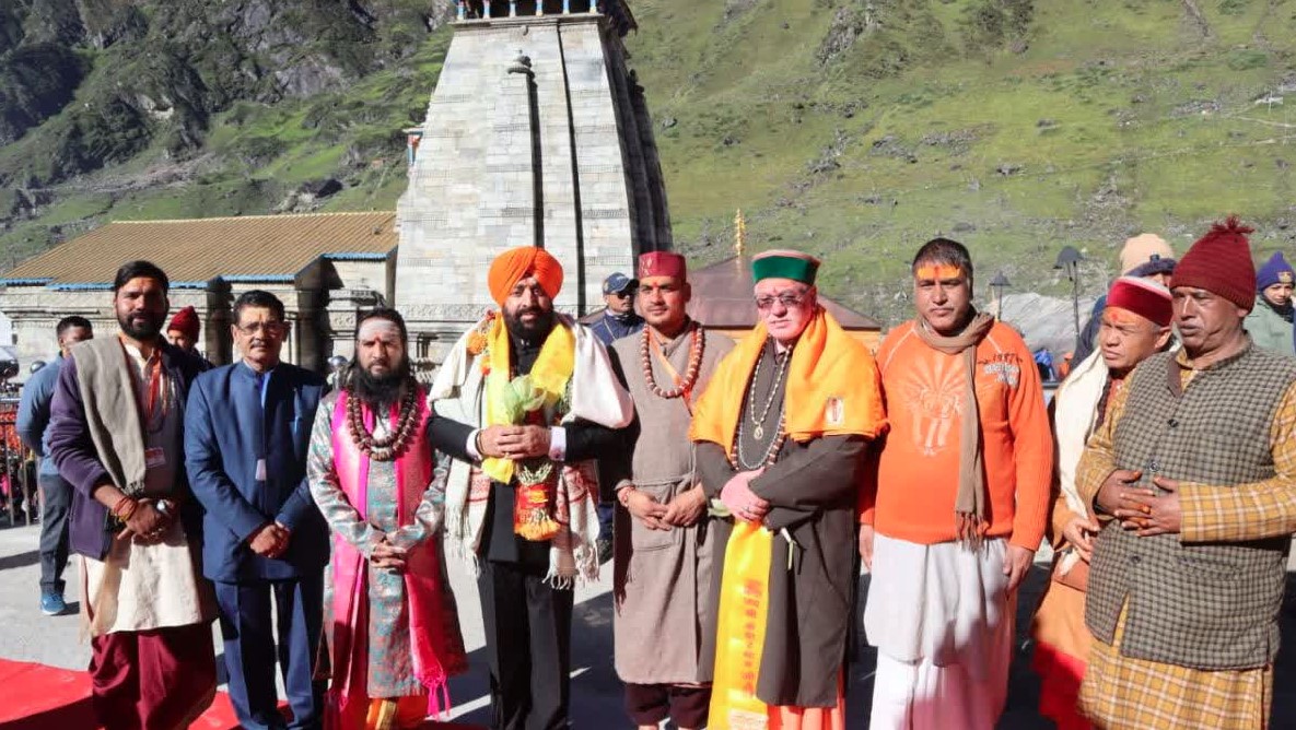 राज्यपाल गुरमीत सिंह ने किए बाबा केदारनाथ के दर्शन, विशेष पूजा-अर्चना कर विश्व कल्याण की कामना की राज्यपाल गुरमीत सिंह ने किए बाबा केदारनाथ के दर्शन, विशेष पूजा-अर्चना कर विश्व कल्याण की कामना की