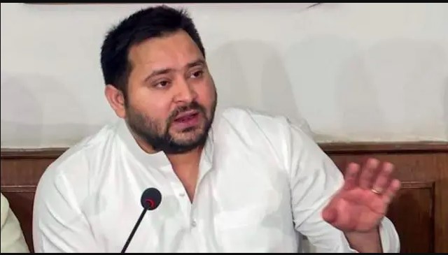 तेजस्वी का बड़ा ऐलान, कहा- सरकार बनते ही महिलाओं के खाते में ट्रांसफर किए जाएंगे 30 हजार रुपये